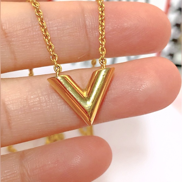 LOW START - LOUIS VUITTON Necklace Essential V Gold Plated Italy - Picture 5 of 10